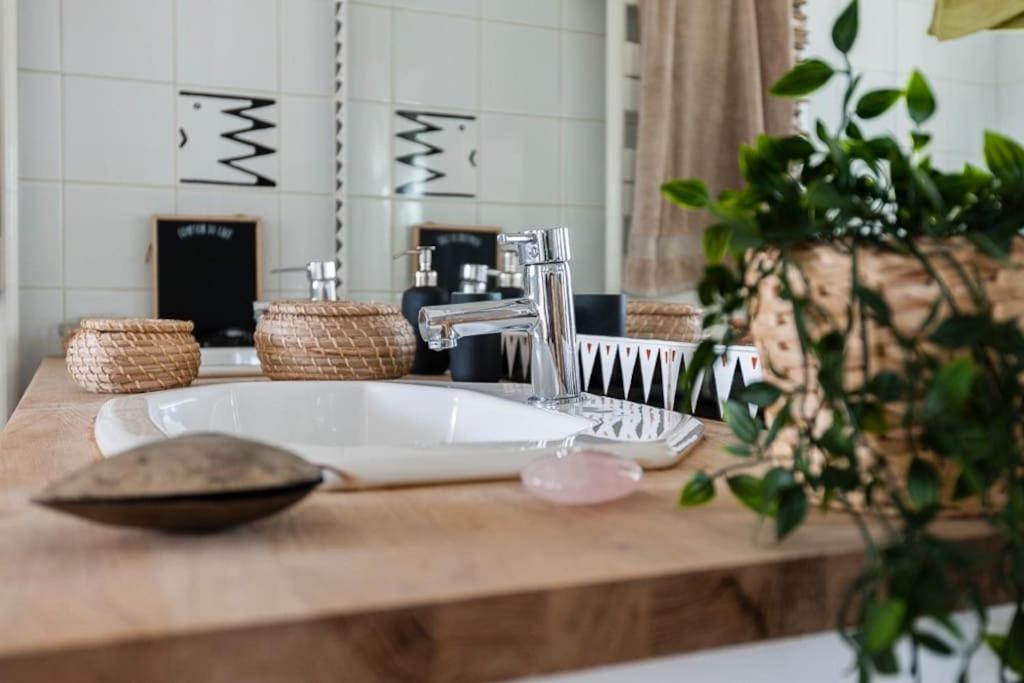 Lesehan Appartement Aigues Mortes Vue Remparts Екстериор снимка